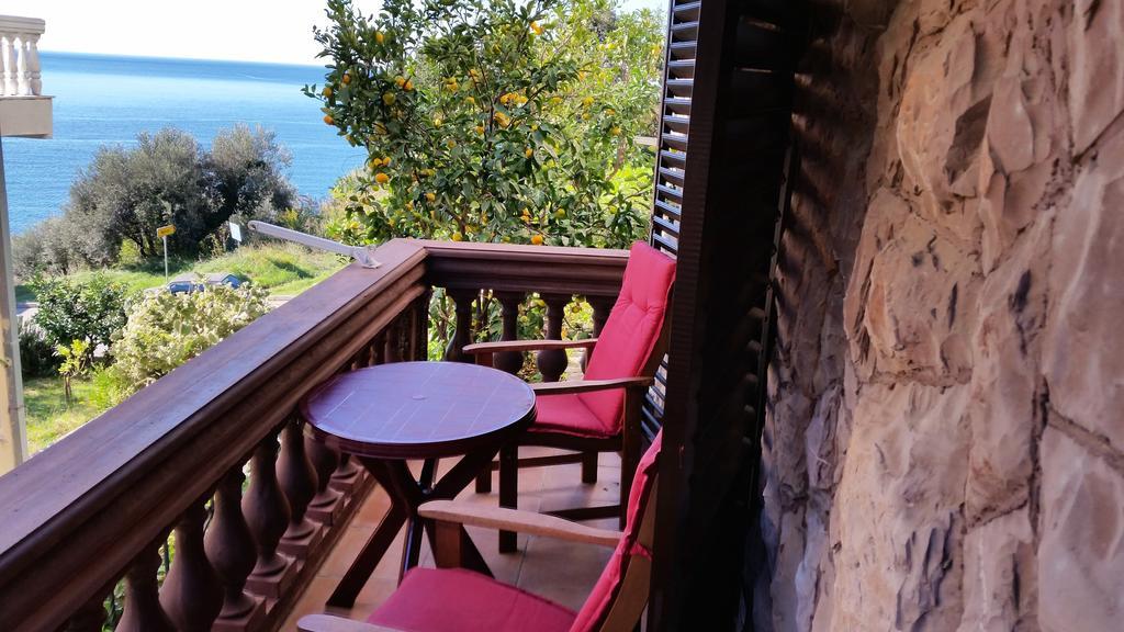 Villa Sara Guesthouse Sveti Stefan Δωμάτιο φωτογραφία