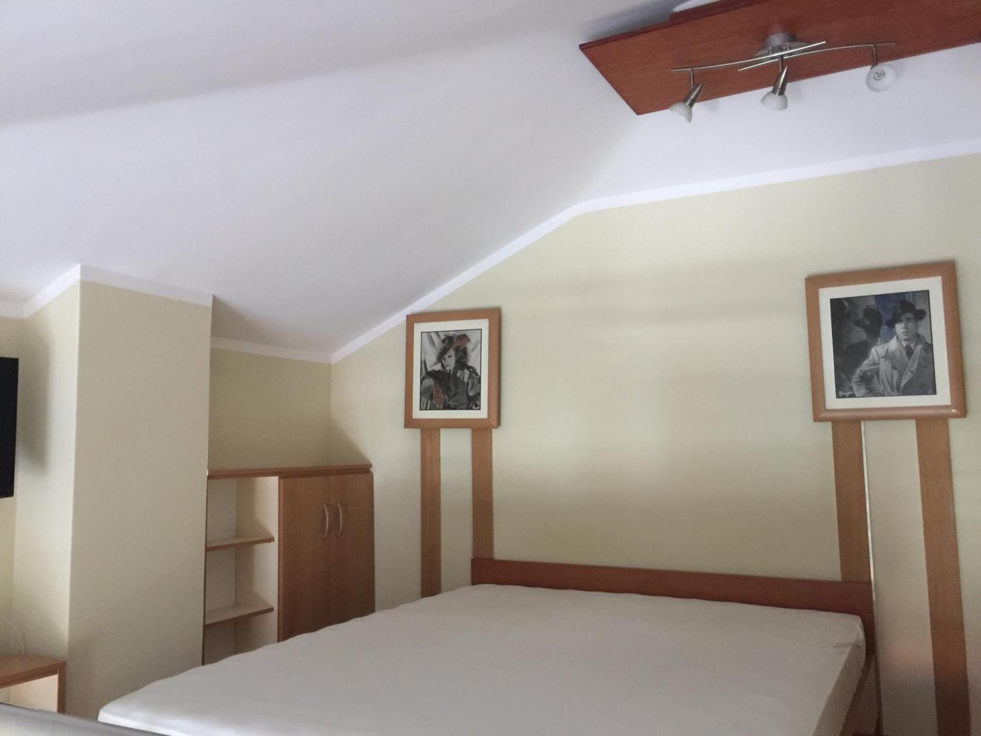 Villa Sara Guesthouse Sveti Stefan Δωμάτιο φωτογραφία