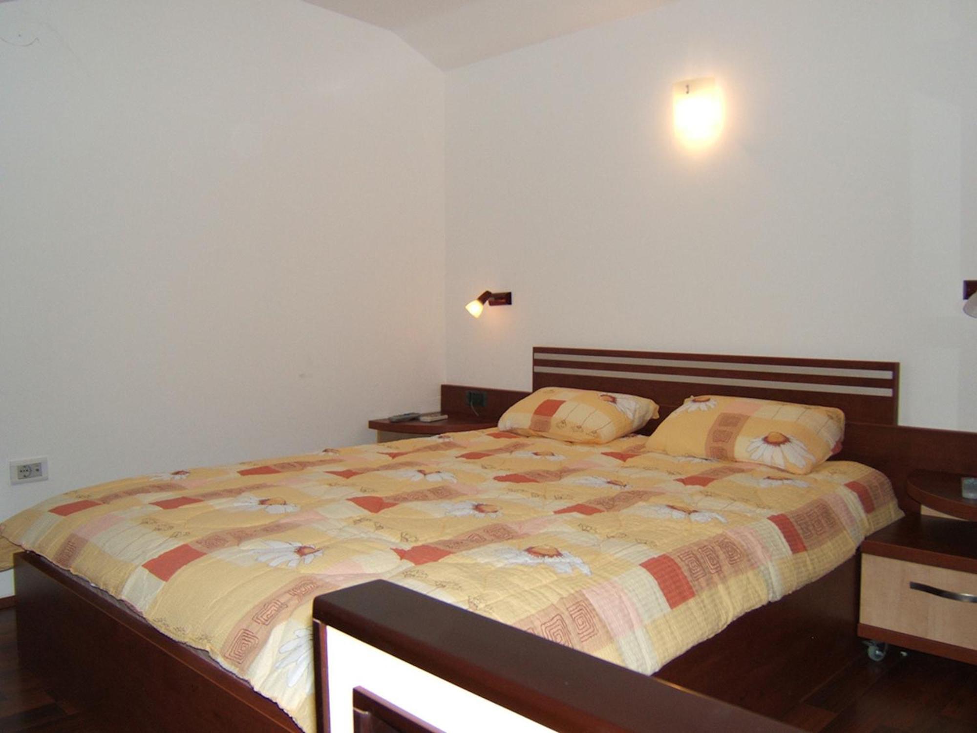 Villa Sara Guesthouse Sveti Stefan Δωμάτιο φωτογραφία