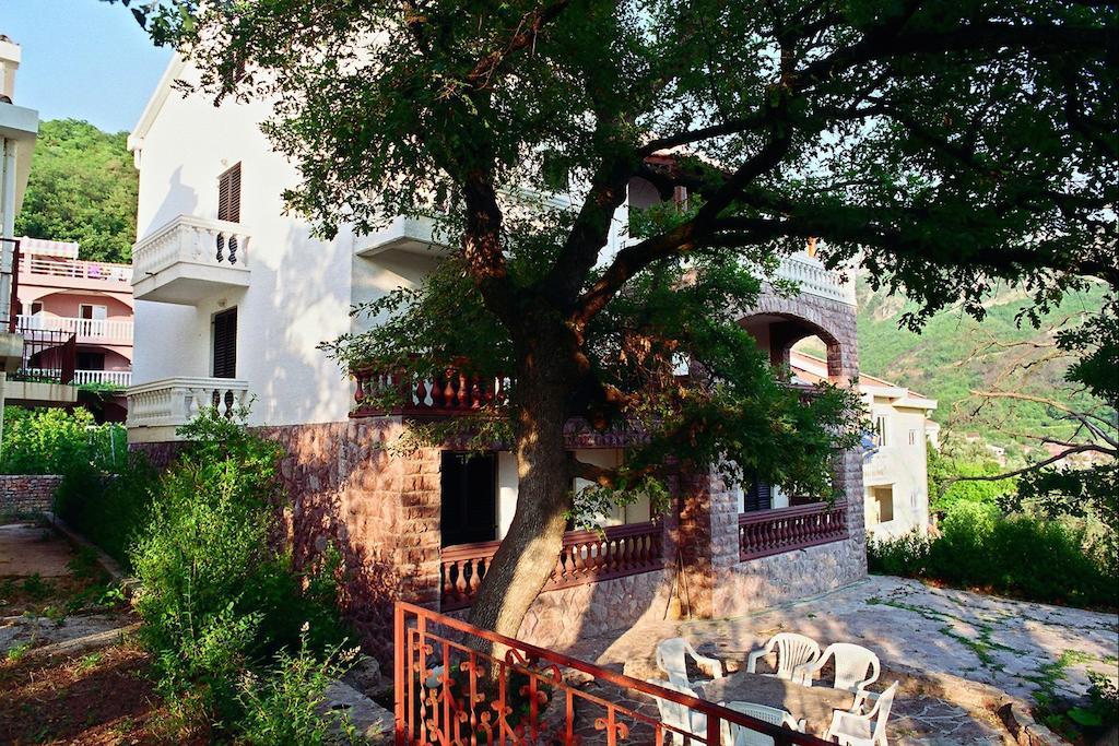 Villa Sara Guesthouse Sveti Stefan Εξωτερικό φωτογραφία